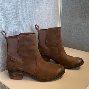 Teva Anaya Chelsea Leather Women's Brown Ankle Boots